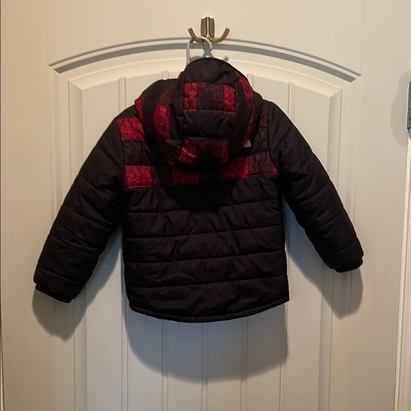 The North Face Kids' Jacket in Black and Red - Picture 3 of 3